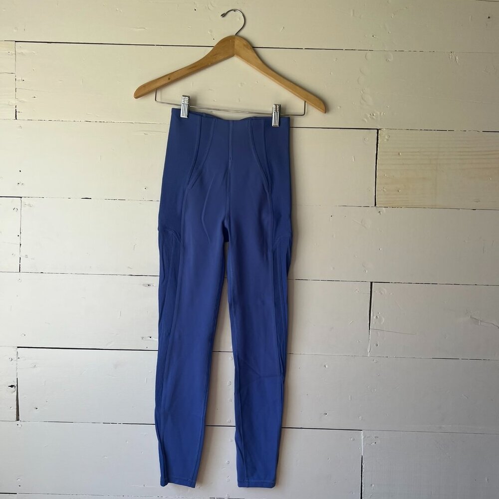 Lululemon Everlux and Mesh Super High Rise tights in size 4